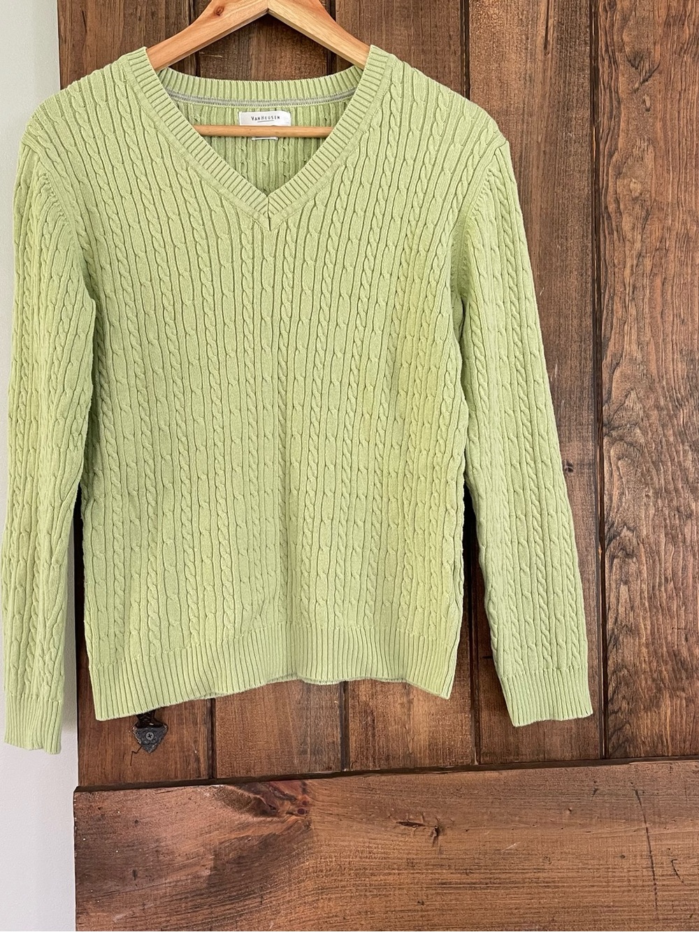VanHeusen Light Green Cable Knit V Neck Sweater Large Classic Preppy Fisherman